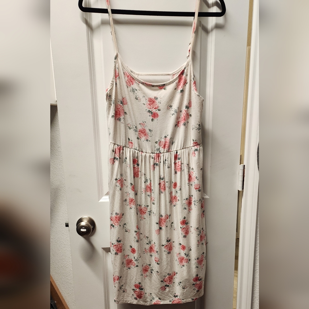 Arizona Jean Co. Flowy White flower dress
